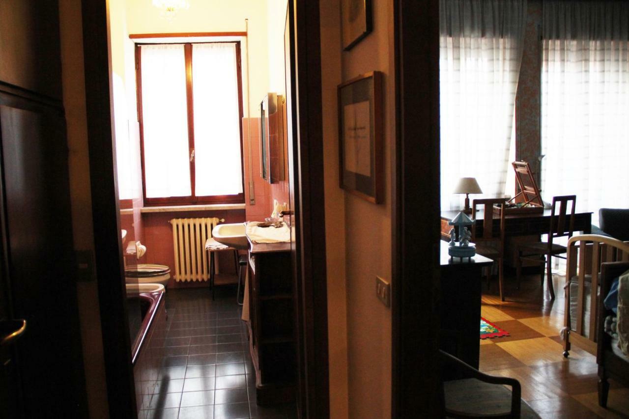 big room in Milano center Buitenkant foto