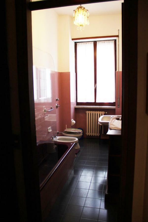 big room in Milano center Buitenkant foto